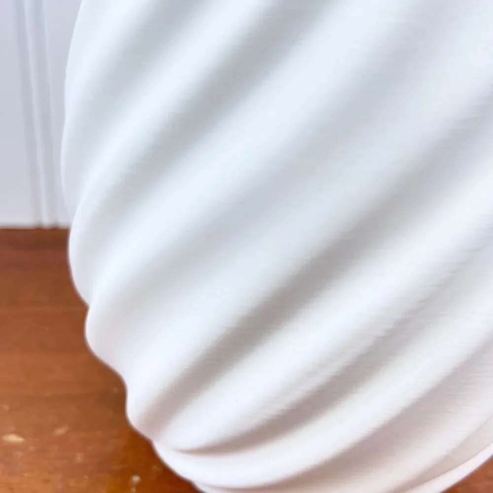Modern Vase, Wave Flower Vase, Multiple Colors - Picture 5 of 7
